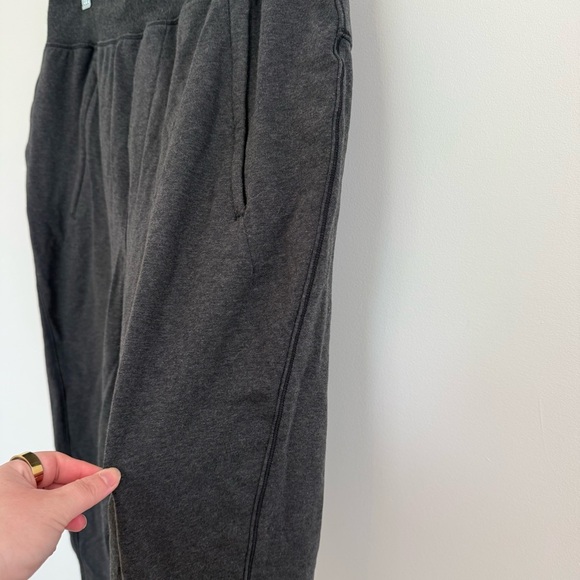 Lululemon Men’s Gray Athletic Cotton Jogger Sweatpants Zip Pockets Size Large - Picture 3 of 11